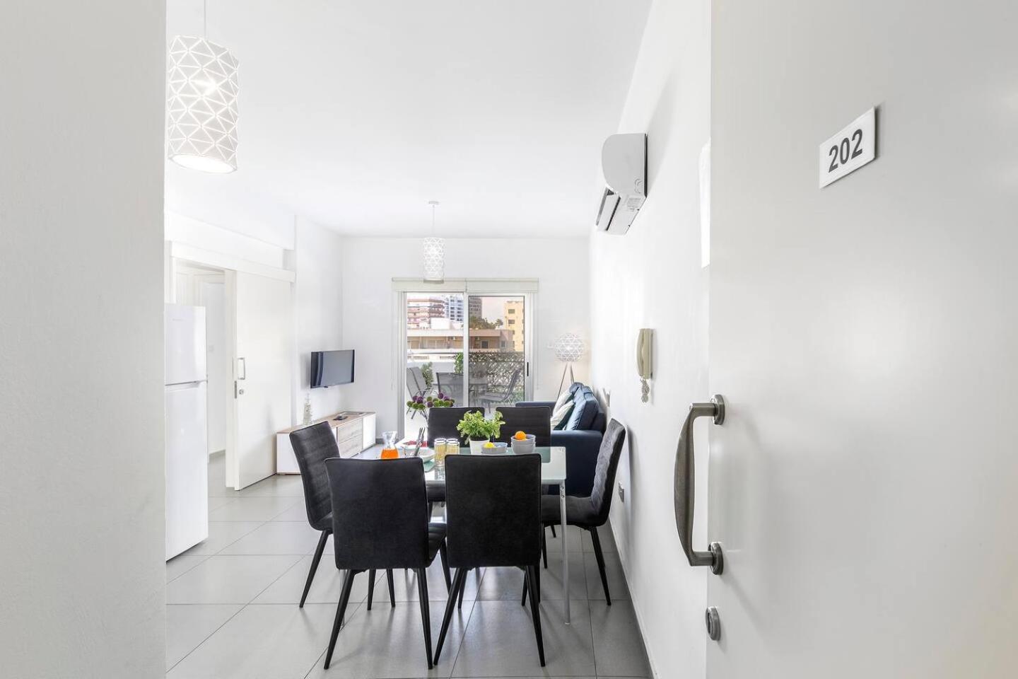 Airbnsea Centre Apts Appartement Larnaca