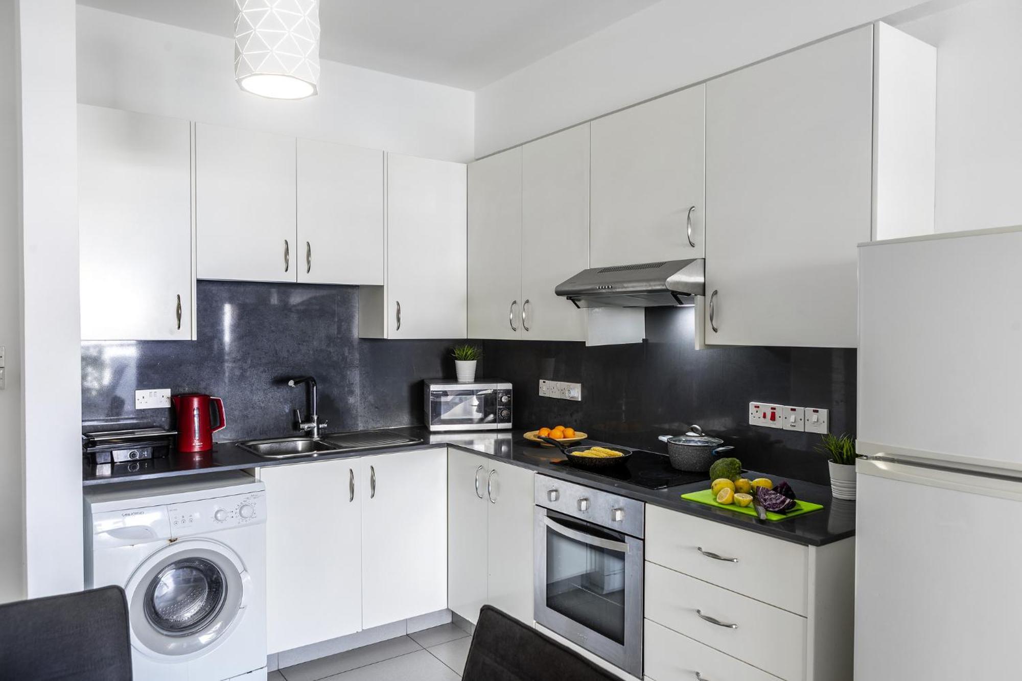 Airbnsea Centre Apts * Larnaca