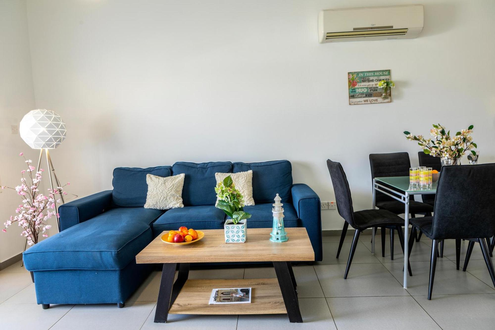 Airbnsea Centre Apts * Larnaca
