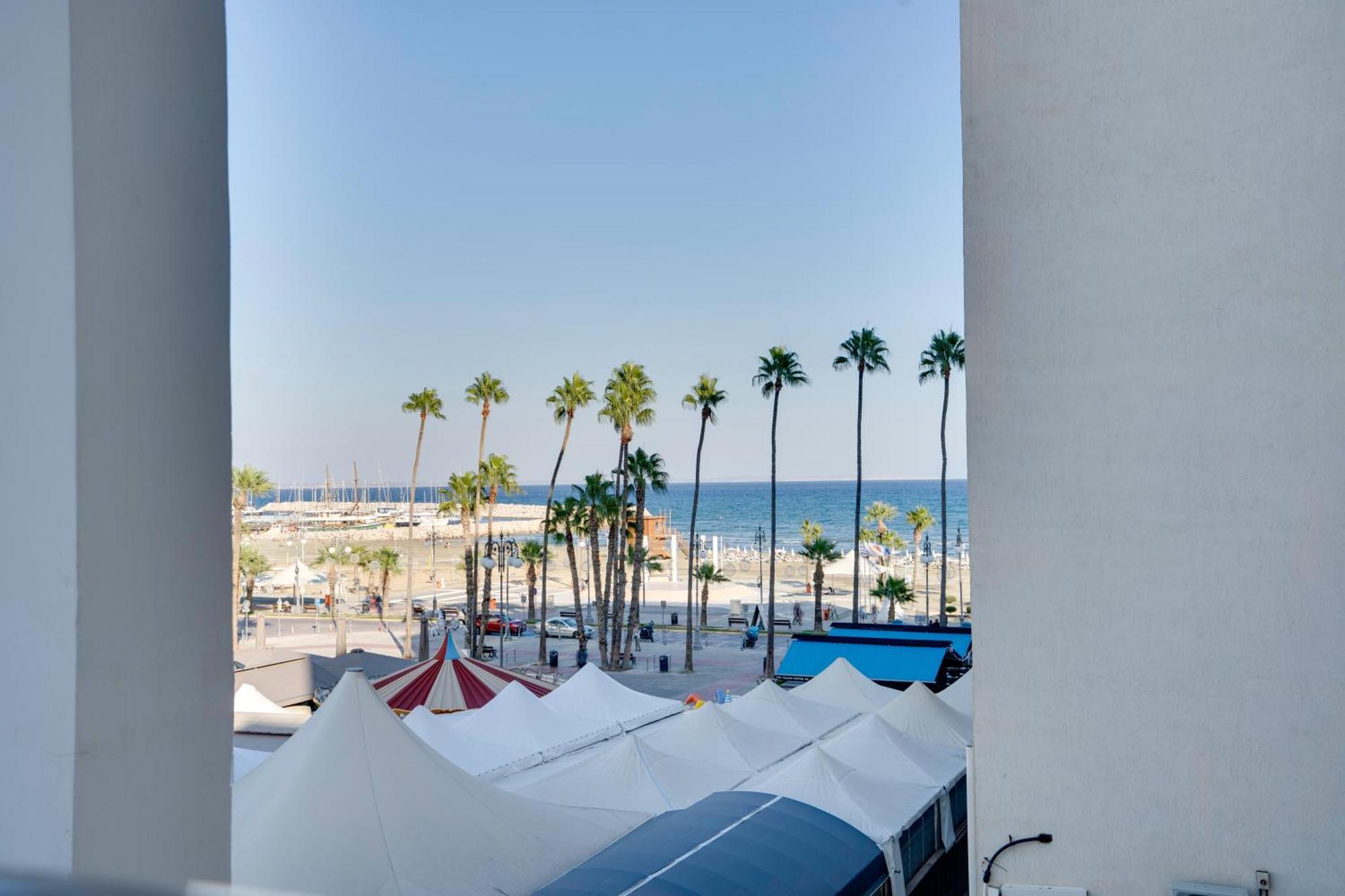 Airbnsea Centre Side Sea View Λάρνακα